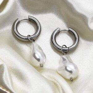 Baroque Pearl Earrings
